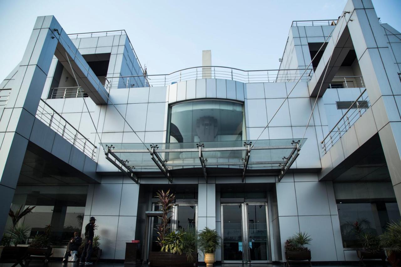Hotel Akbars Kinara Sialkot Esterno foto