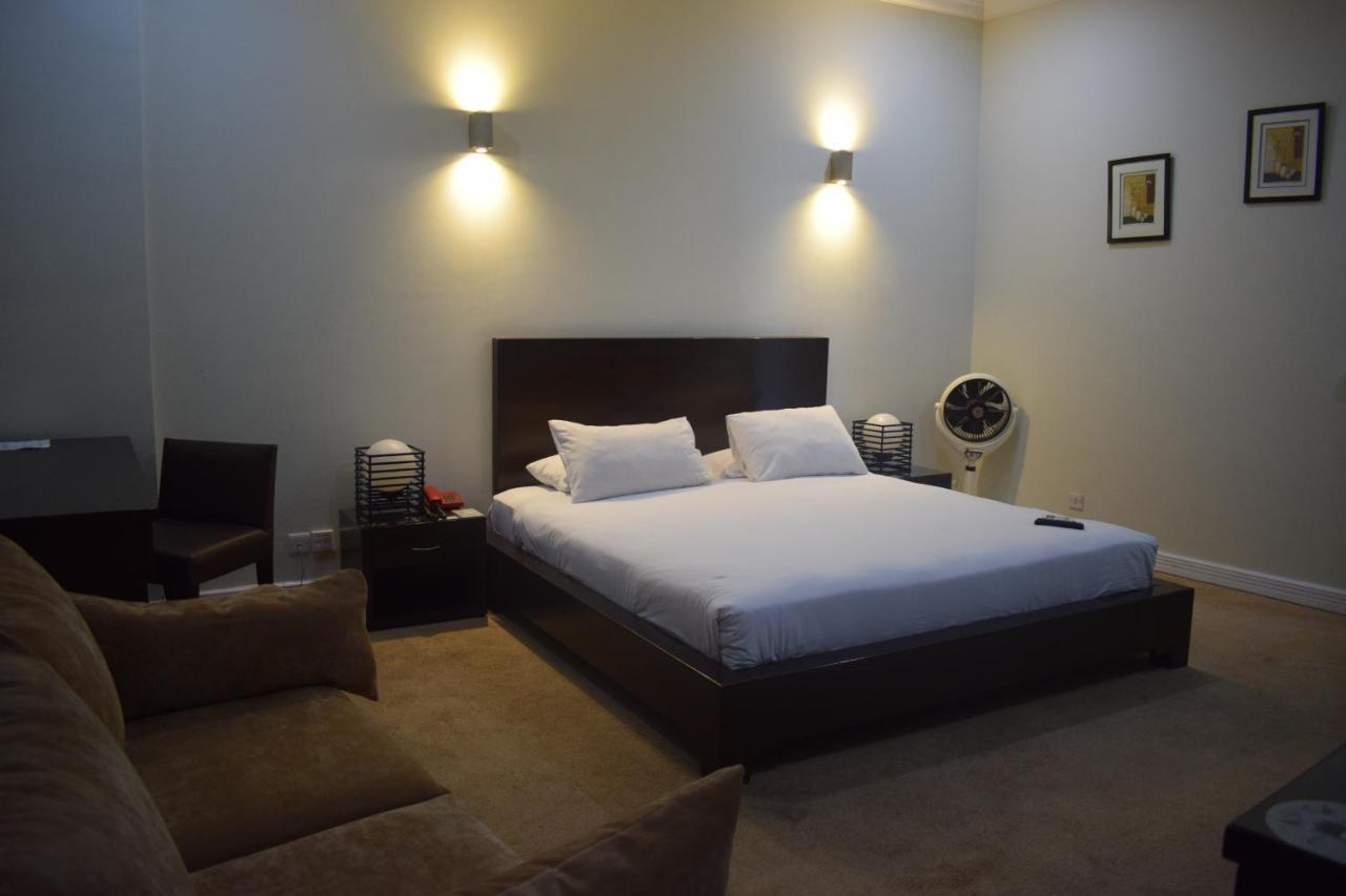 Hotel Akbars Kinara Sialkot Esterno foto